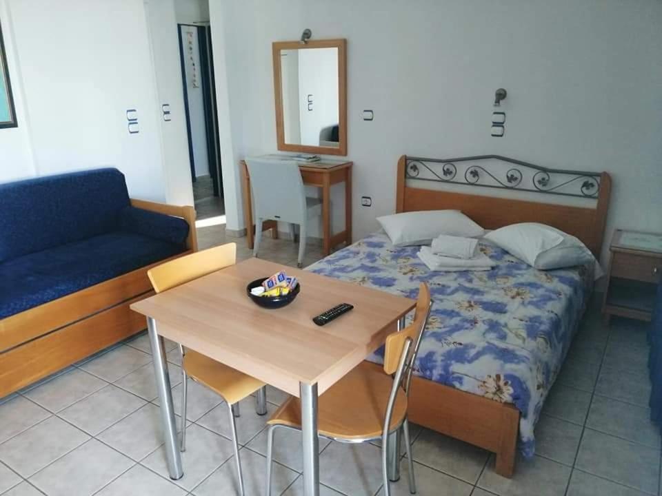 Aristeides - Moscha Apartments Platis Gialos  Exterior photo